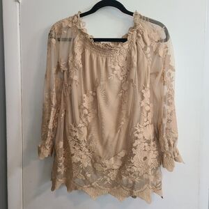 NWT Marled Neutral Tan Lace with a Floral Pattern Trendy Elegant Blouse SIZE XS